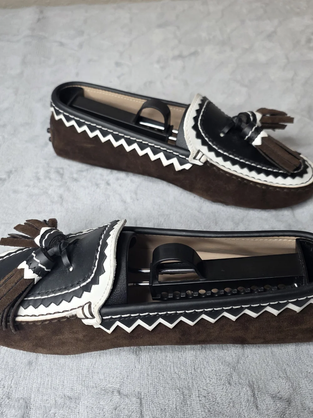 Tod's Brown Suede Loafers with Black Trim And Tassels. Womens Sz 36 ( US 6 ) - Picture 7 of 8
